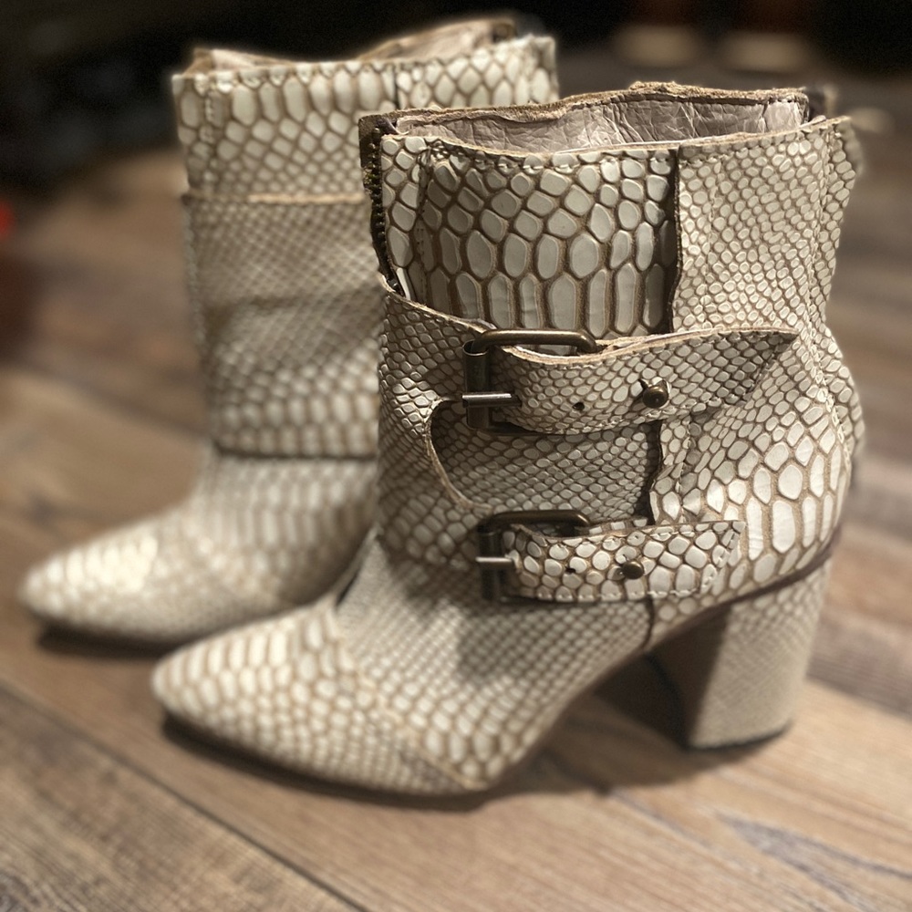 White Joey Freebird Boots